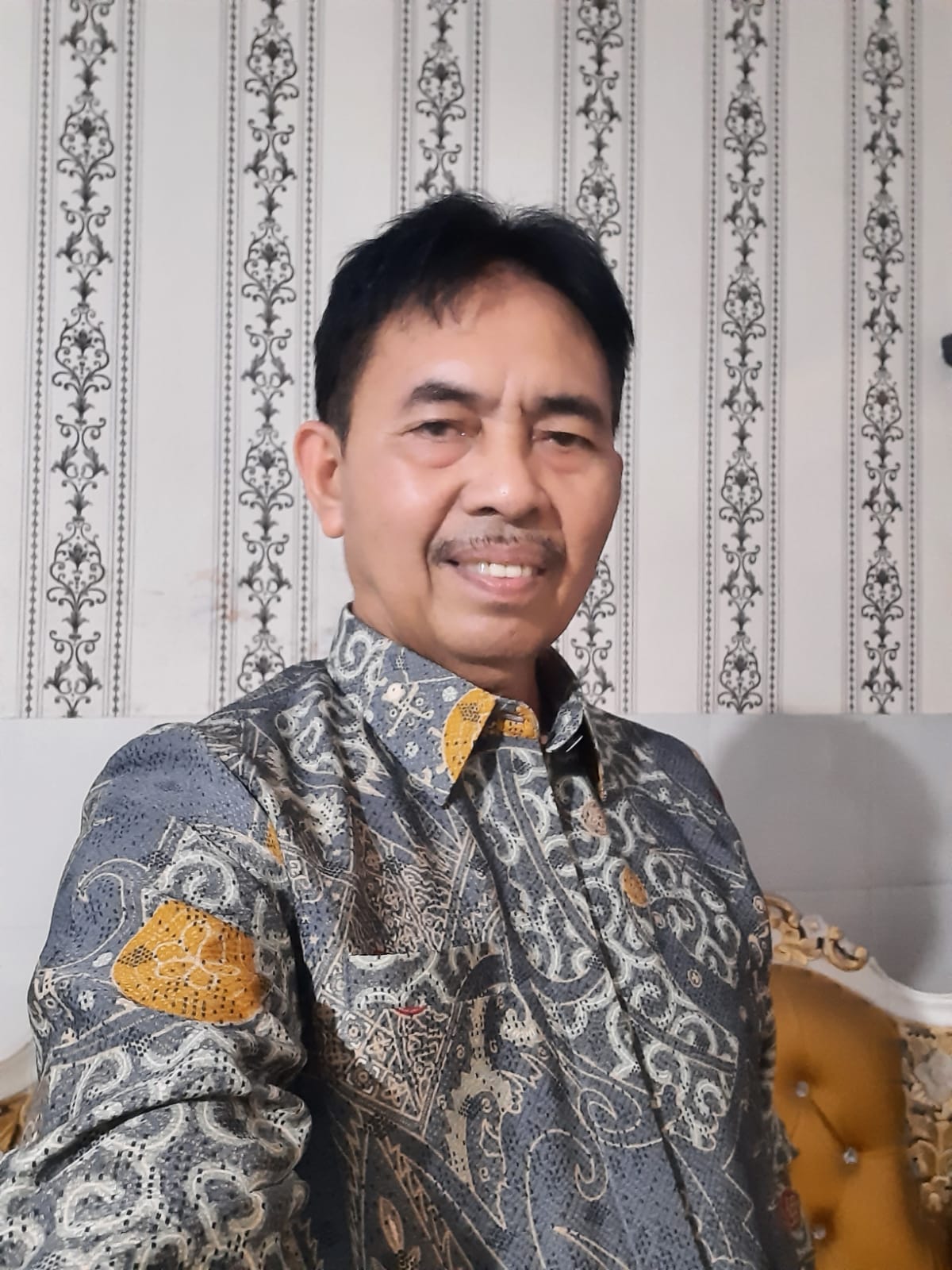 Drs. Sumarno Ismail, M.Pd